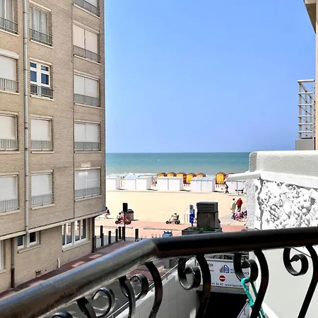 Apartamento Beachfront & Sea View Sleeps 6 *