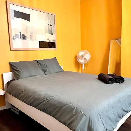 Beachfront & Sea View Sleeps 6 * De Panne