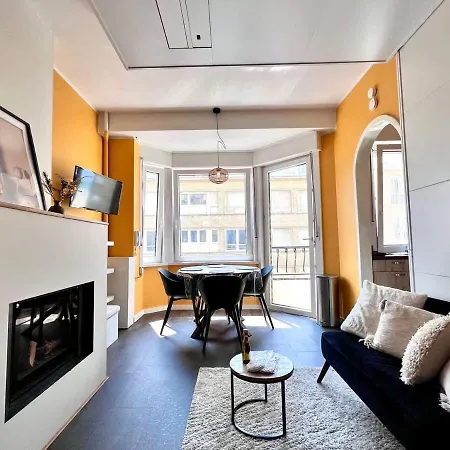Beachfront & Sea View Sleeps 6 Apartamento De Panne