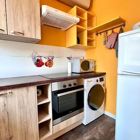 Beachfront & Sea View Sleeps 6 Apartamento