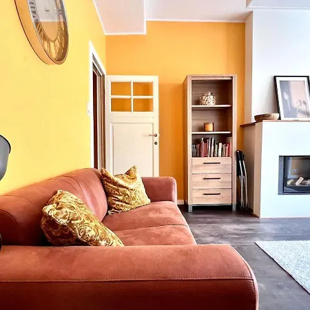 Beachfront & Sea View Sleeps 6 Apartamento De Panne