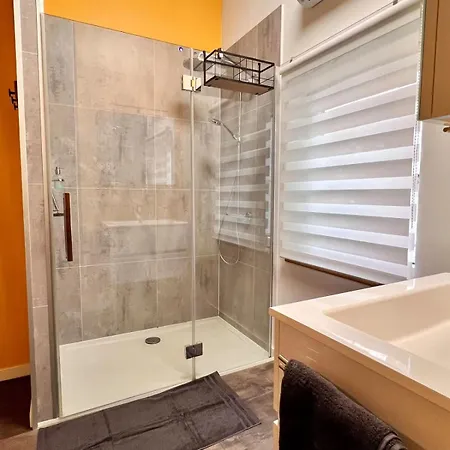 Apartamento Beachfront & Sea View Sleeps 6 De Panne