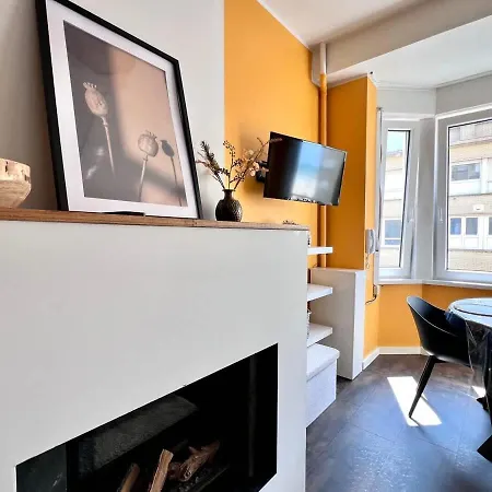 Apartamento Beachfront & Sea View Sleeps 6 De Panne