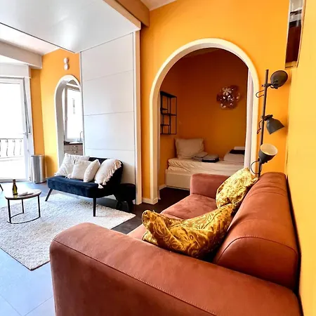 Beachfront & Sea View Sleeps 6