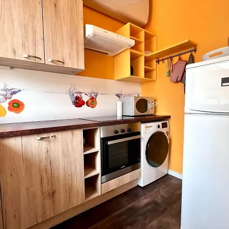 Beachfront & Sea View Sleeps 6 *