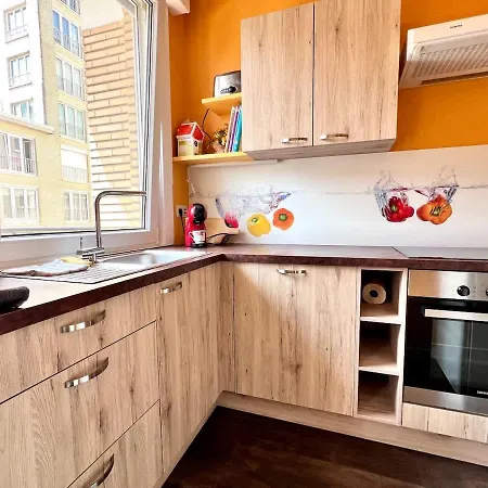 Beachfront & Sea View Sleeps 6 Apartamento
