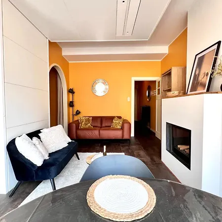 Beachfront & Sea View Sleeps 6 * De Panne