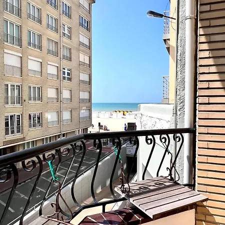 Apartamento Beachfront & Sea View Sleeps 6