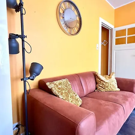 Beachfront & Sea View Sleeps 6 Apartamento De Panne