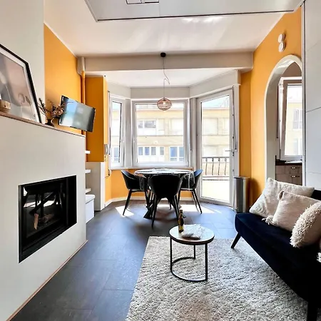 Beachfront & Sea View Sleeps 6 Apartamento De Panne